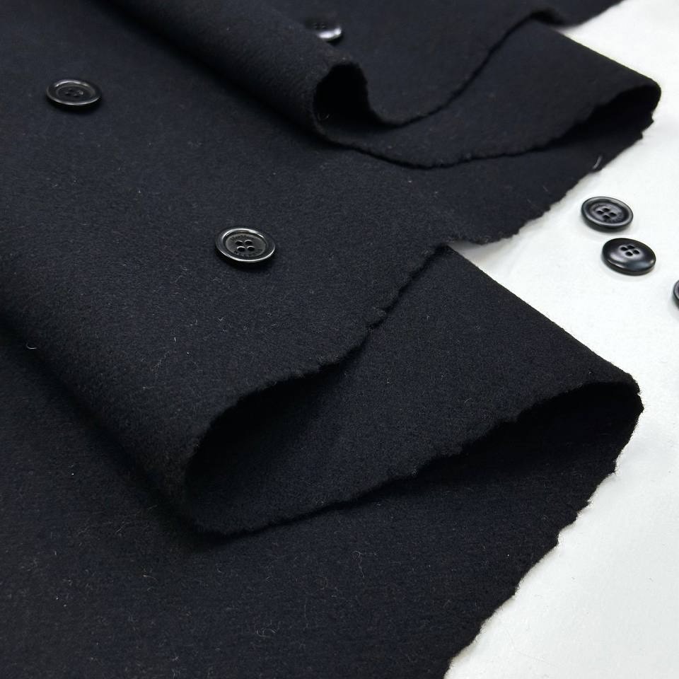 Пальтовая Valentino