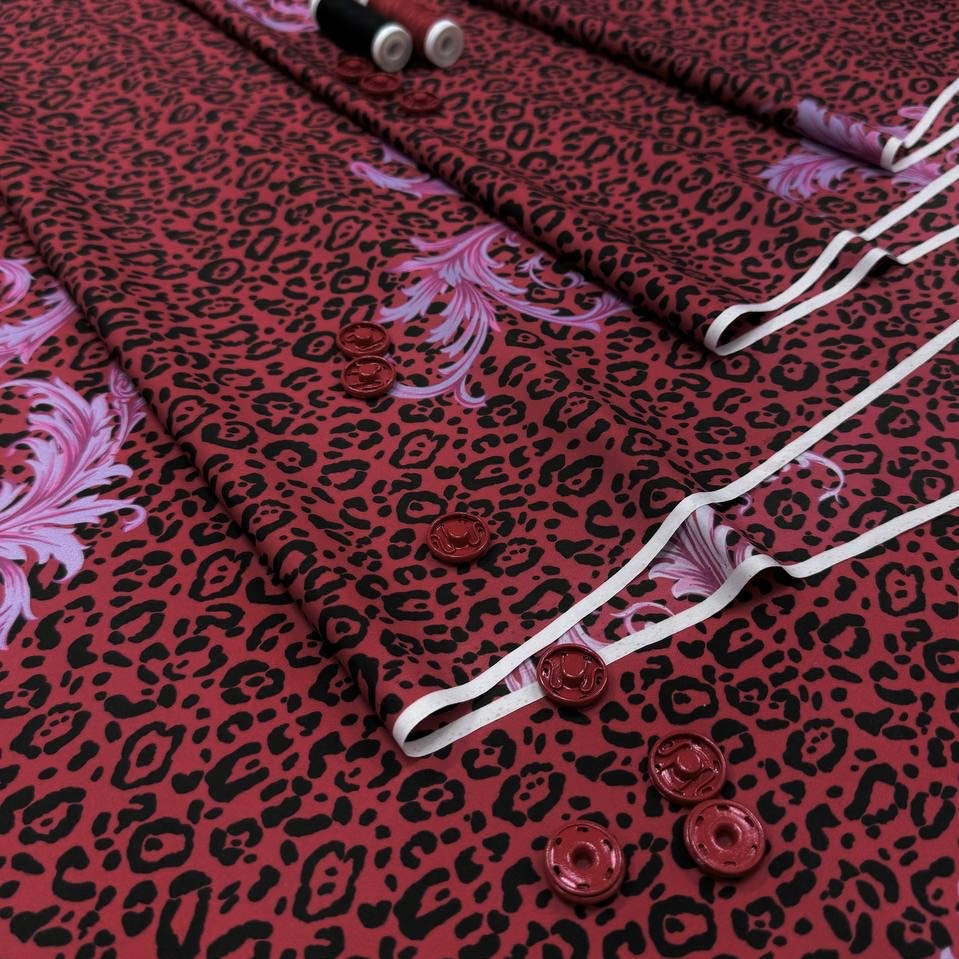 Плащевая Версаче, п\э 100%, ширина 145 см