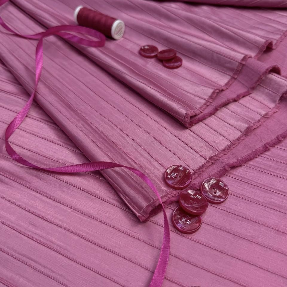 Жаккард, вискоза 51% п\а 49%, ширина 148 см