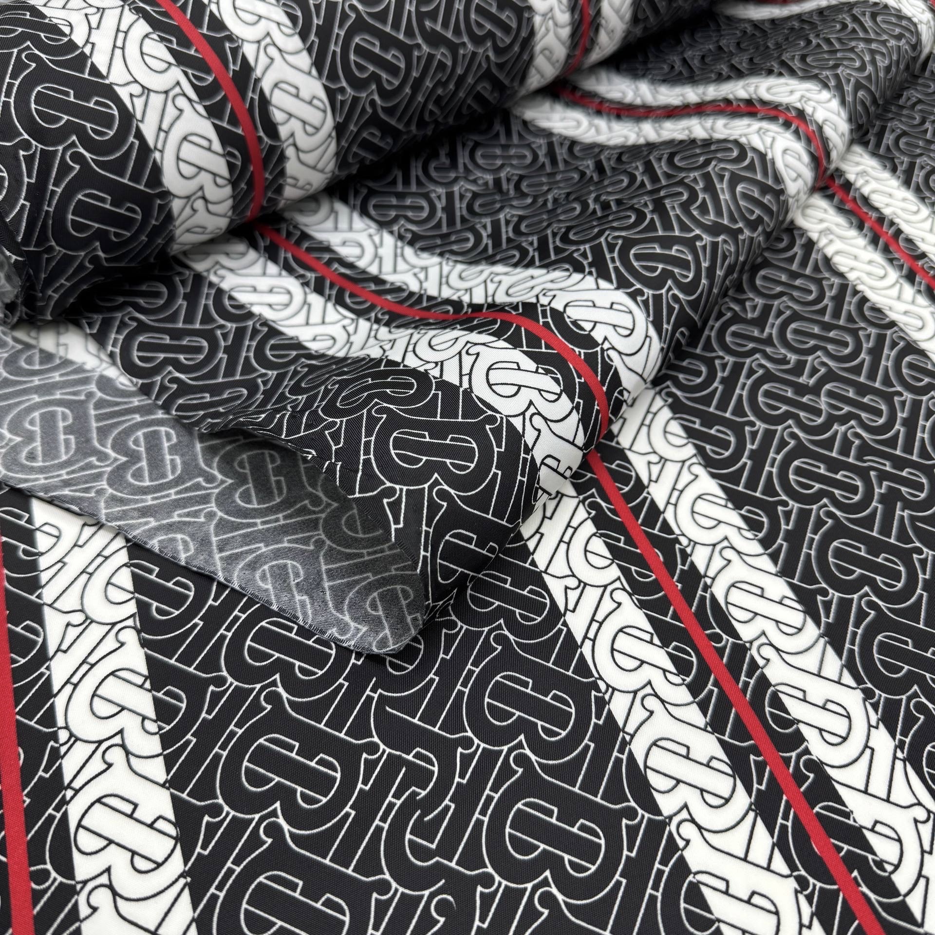 Плащевая Burberry