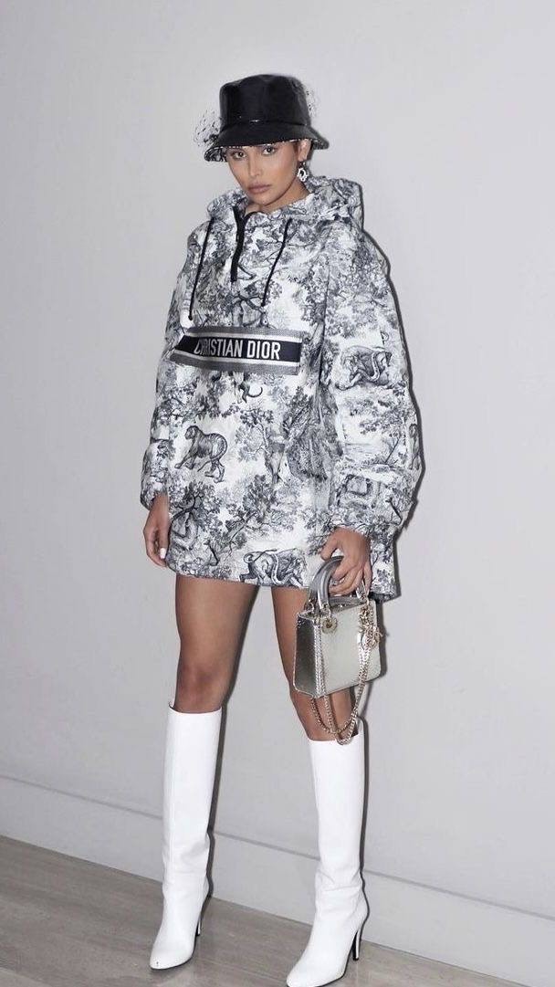 Курточная Dior