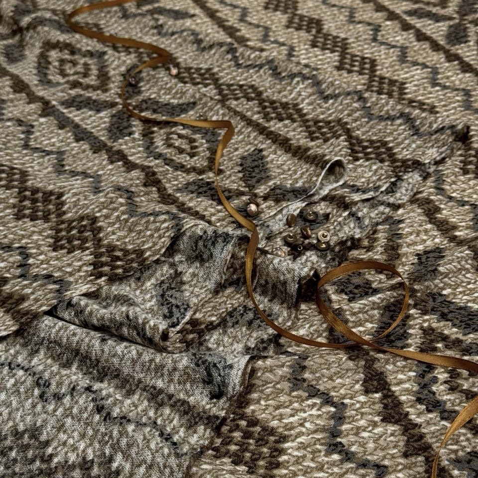 Трикотаж Фенди, шерсть 100%, ширина 145 см