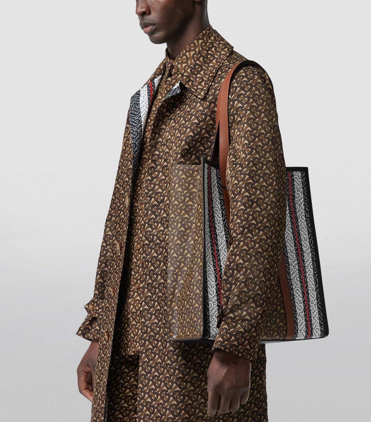 Плащевая Burberry