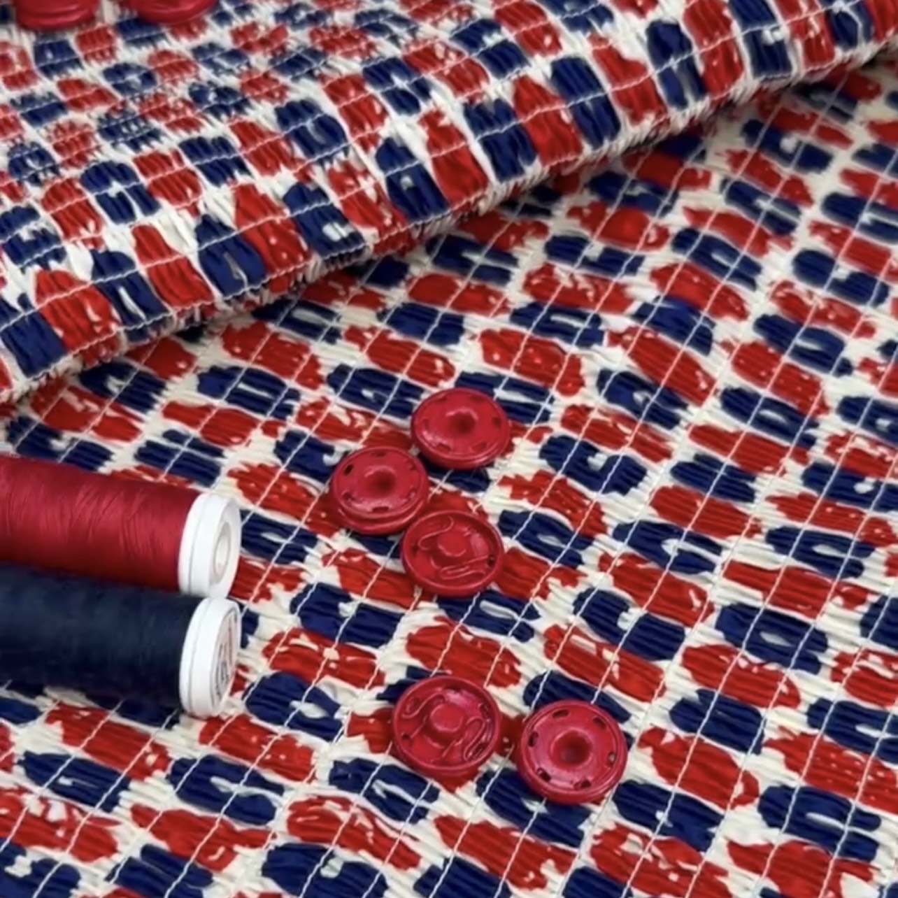 Курточная Гуччи, п\э 100%, купон 115*60 см